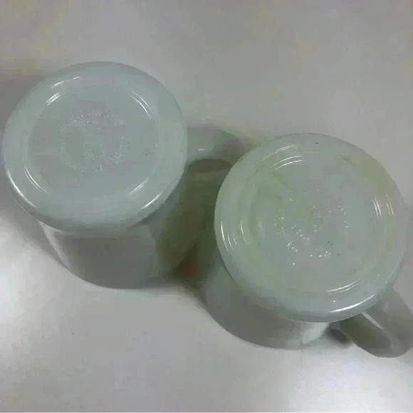 Set of  2 Vintage Oven-Proof Anchor Hocking milk glass mugs 1212 - Picture 3 of 8